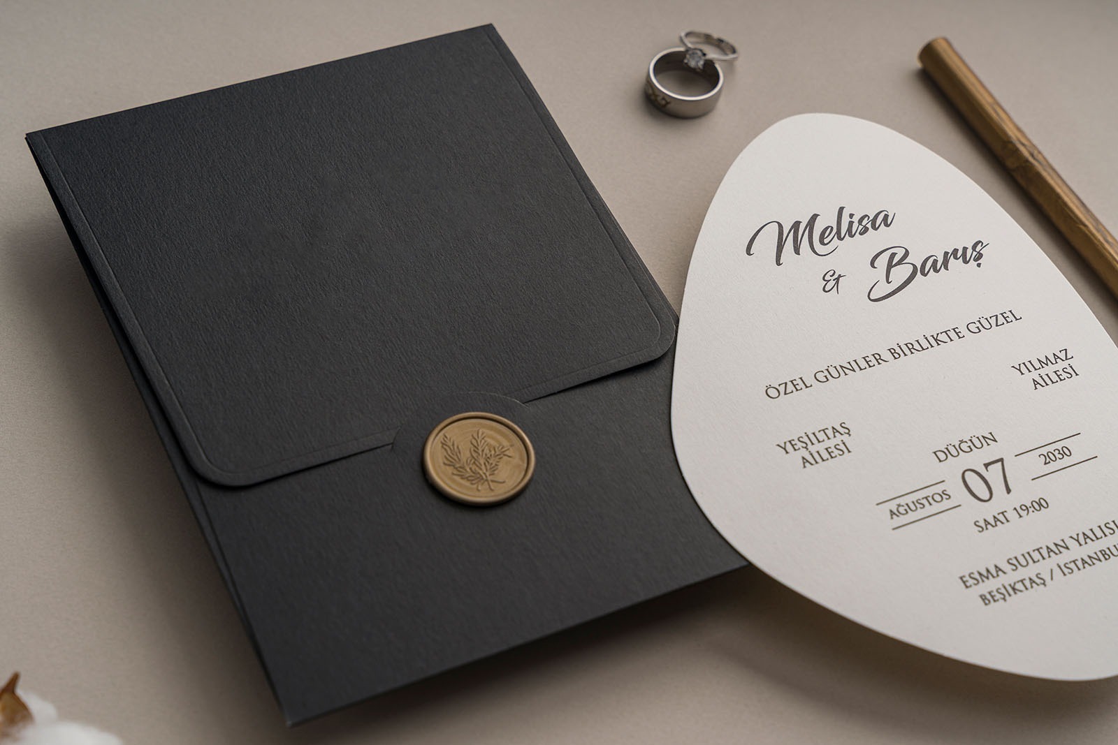 Modern oval kesim davetiye